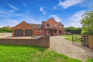 Low Road, Besthorpe